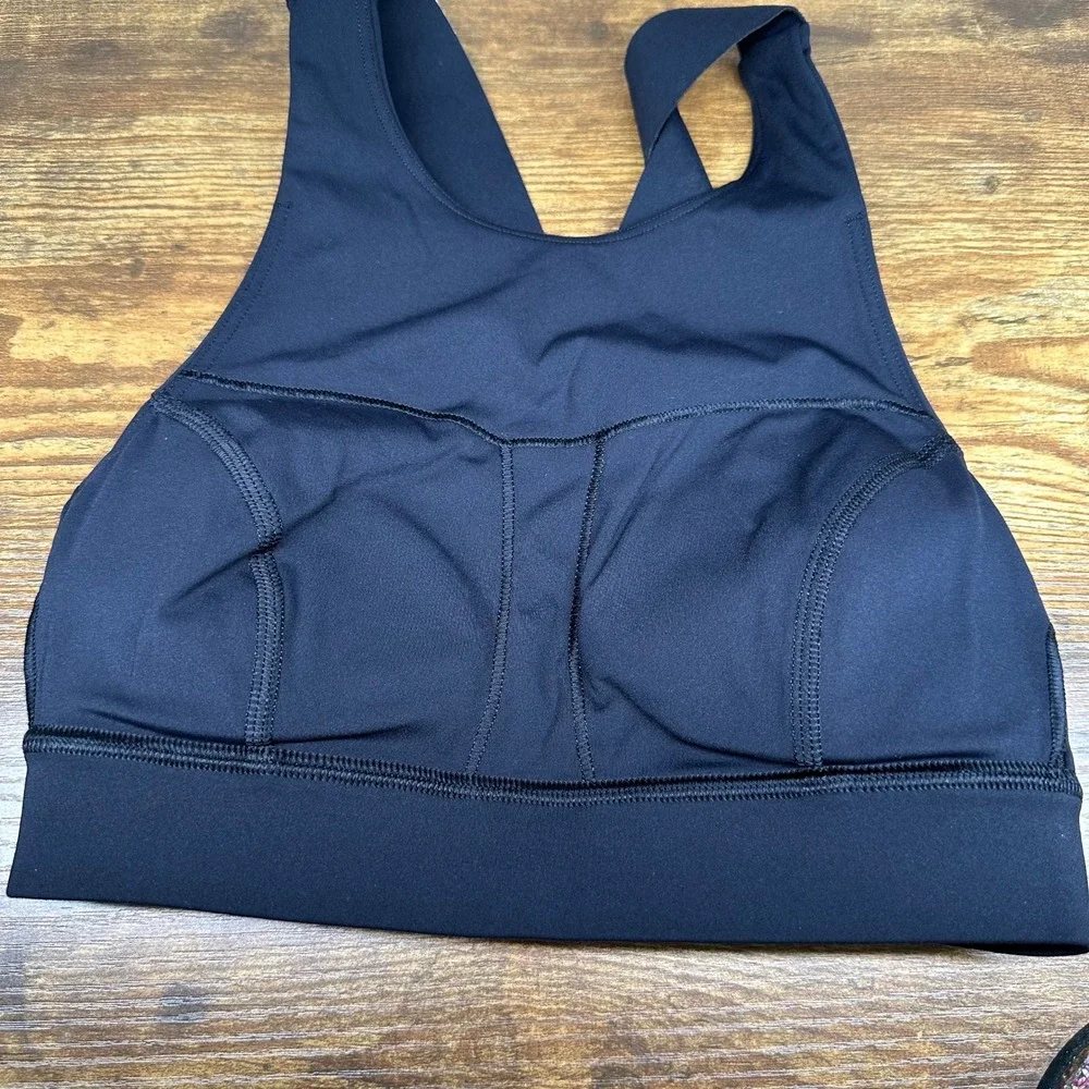 Lululemon SoulCycle High Neck Sports Bra Black Skull Crossbones Size‎ 2 W2AG9S
